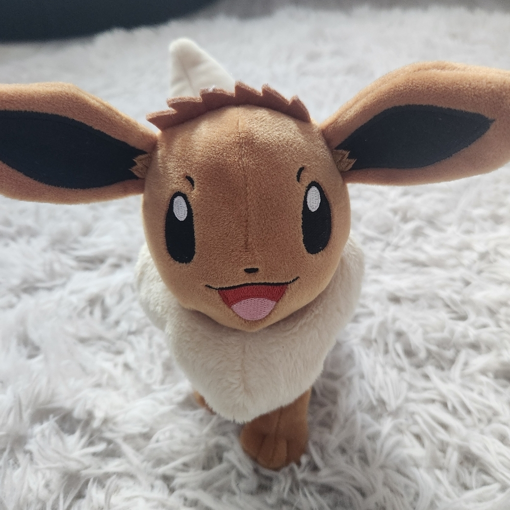 Nintendo POKEMON EEVEE Smiling 8" Plush Stuffed Animal
